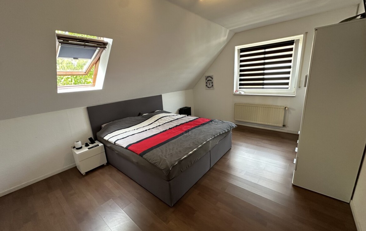 Dachgeschosswohnung in zentraler Lage! - Photo 2