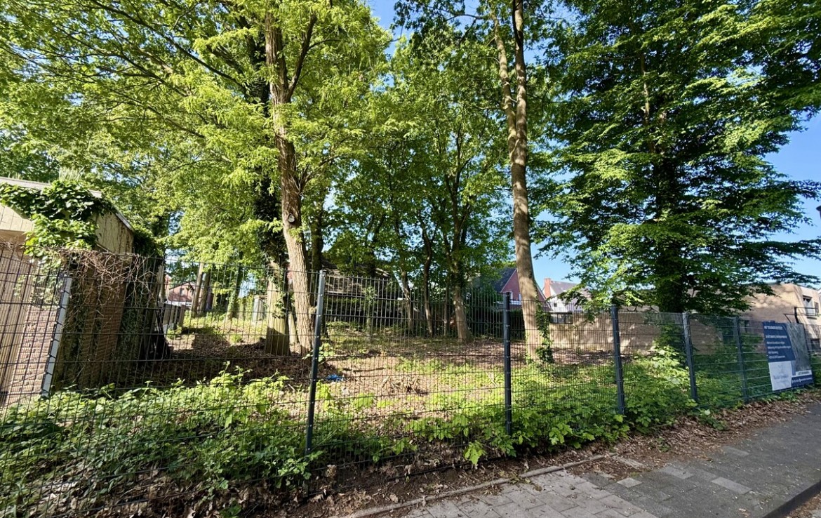 Grundstück
