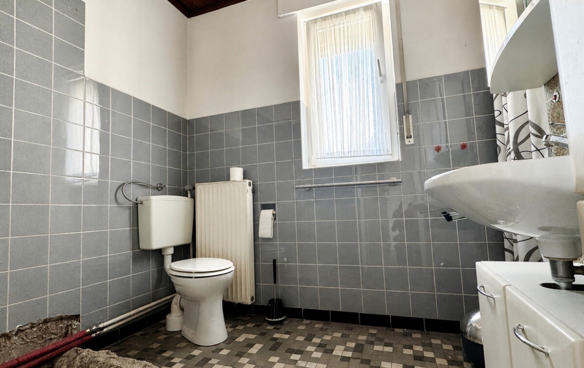 Badezimmer EG