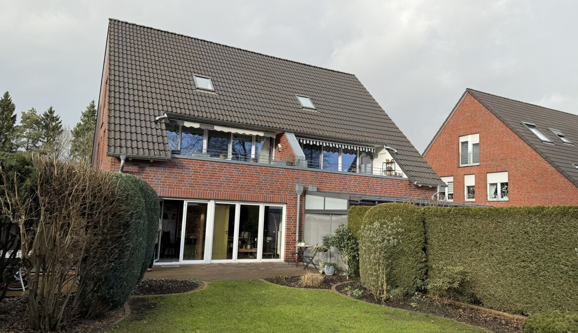 Südseite mit Terrasse