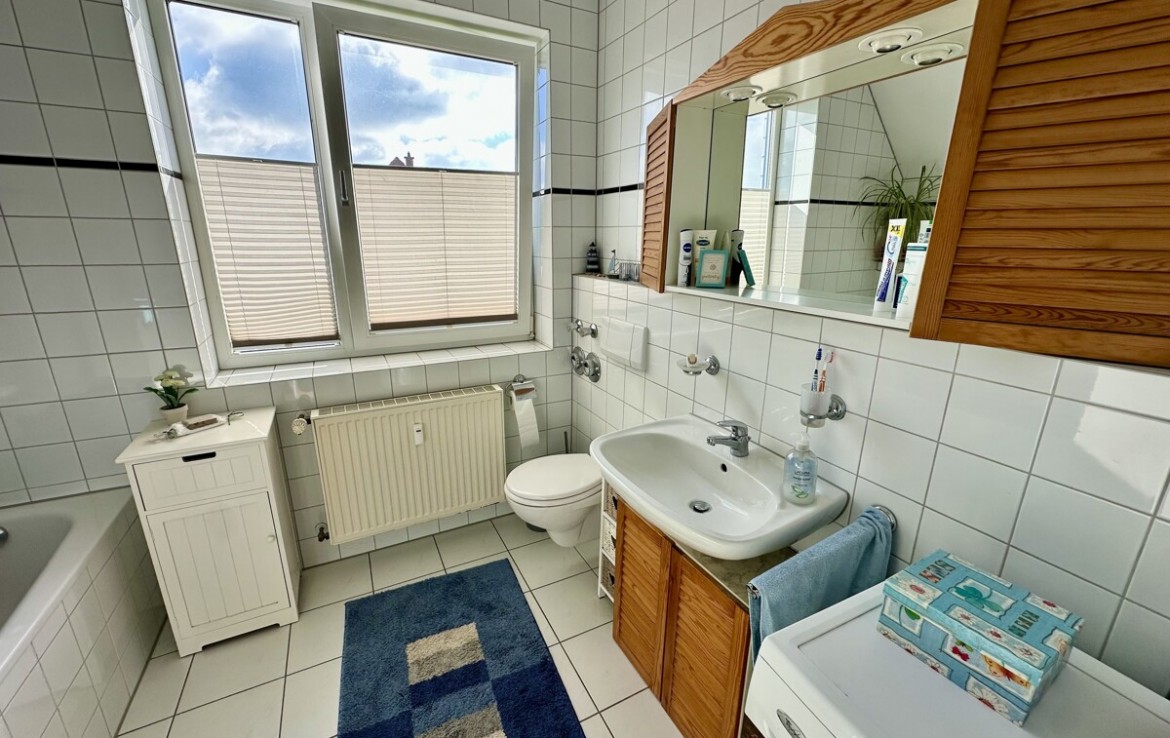 Ruhig, geräumig und Sonnenbalkon! - Photo 3