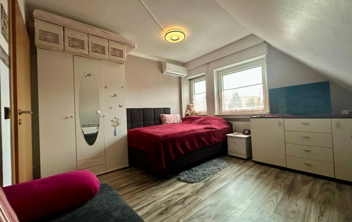 WhatsApp Image 2025-12-15 at 10.41.00 (5)