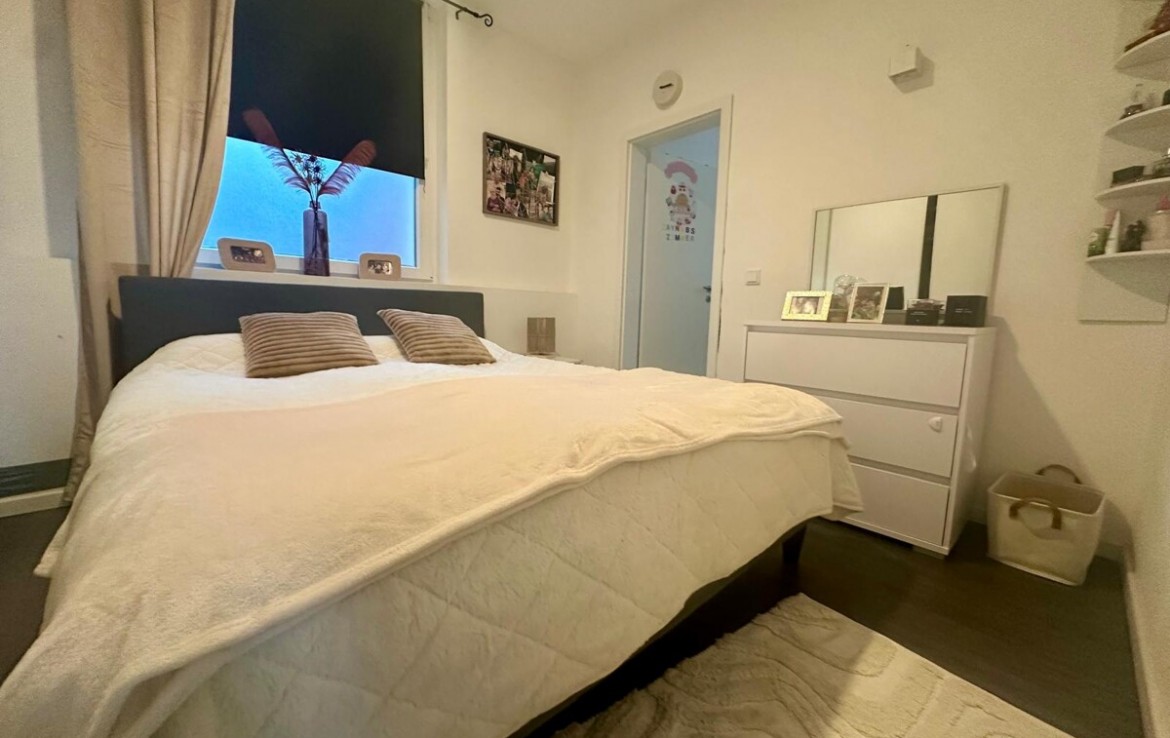 Schlafzimmer (EG)