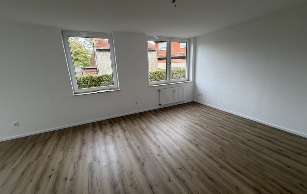 Schöne, renovierte 2-Zimmer-Wohnung im freundlichen Mehrfamilienhaus - Photo 1