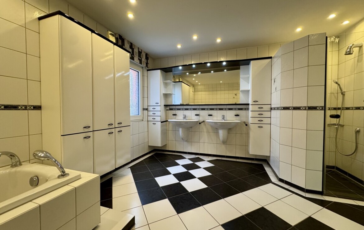 Badezimmer EG