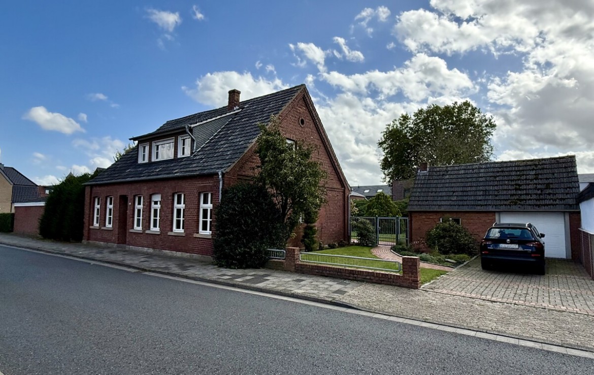 Straßenansicht