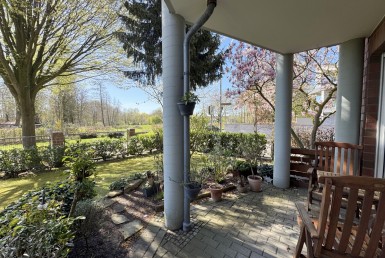 Gepflasterte Terrasse