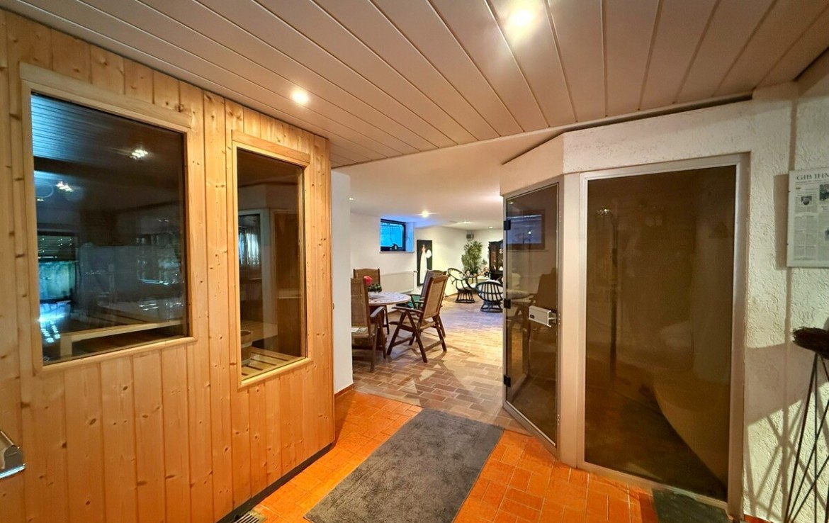 Finnische Sauna & Dampfbad