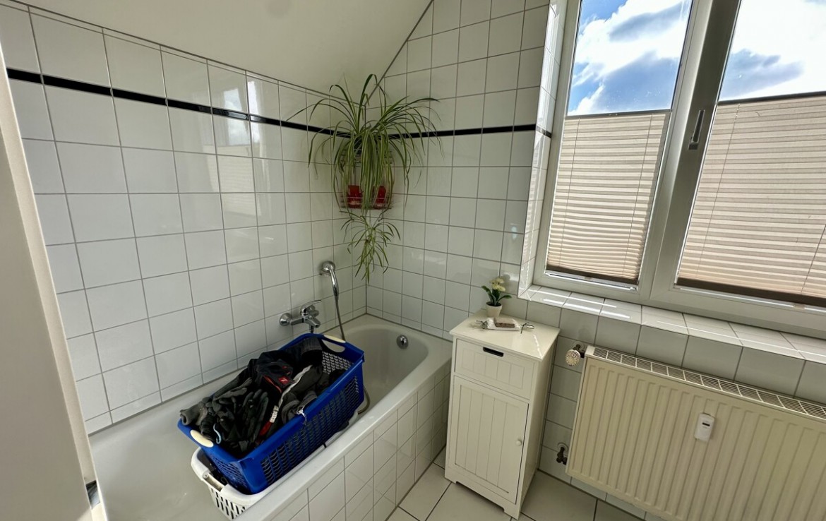 Ruhig, geräumig und Sonnenbalkon! - Photo 4