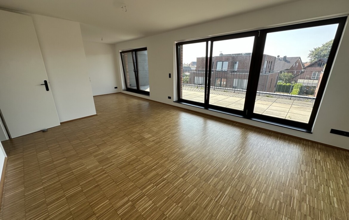 Exklusives Penthouse mit großzügiger Dachterrasse! - Photo 2