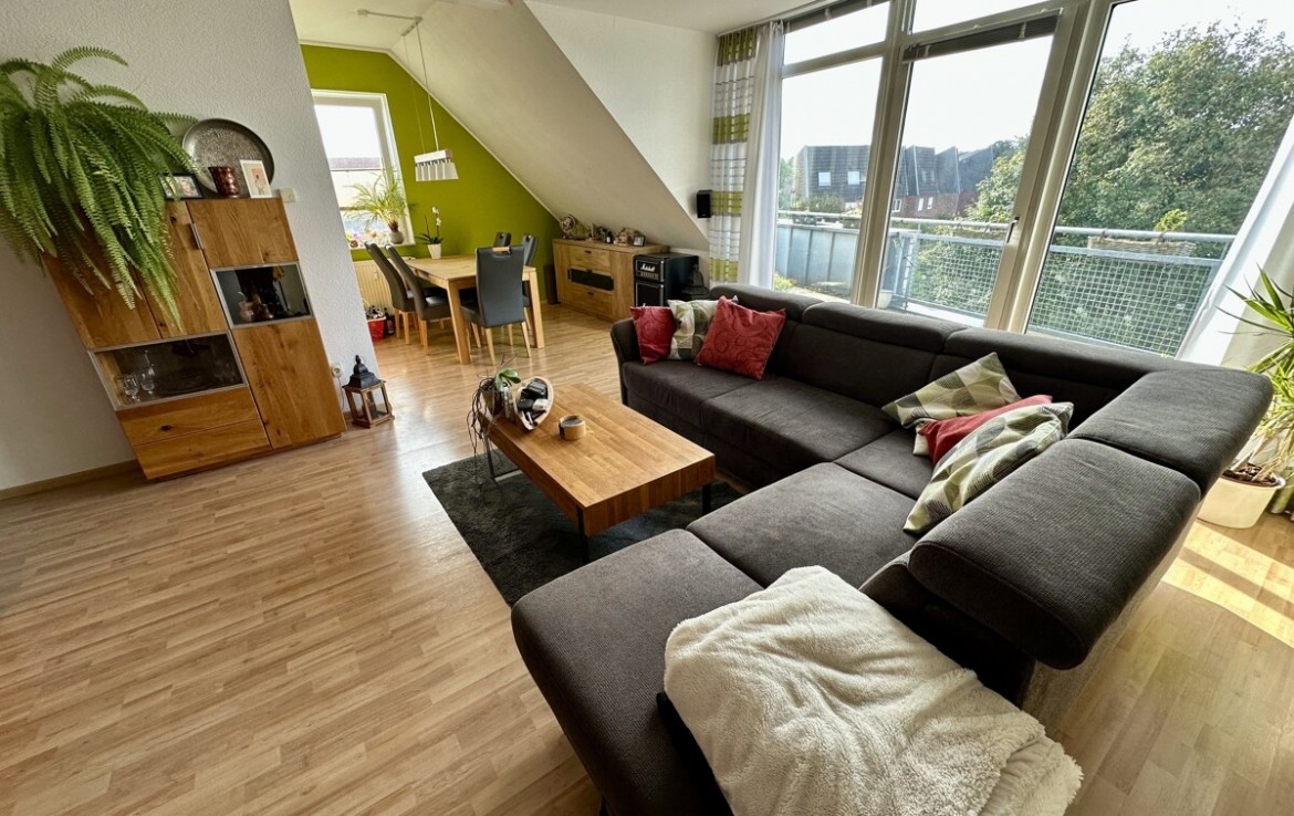 Ruhig, geräumig und Sonnenbalkon! - Photo 2